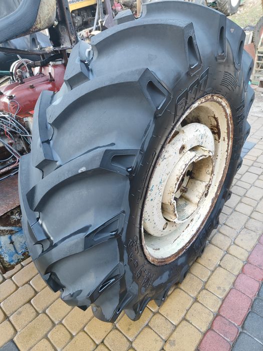 Skrzynia  Przednia oś Koła 14.9-28  Zwolnica Ursus  C-360 / C-355 / 4