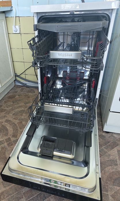 Посудомоечная машина Whirlpool WSFO 3O23 PF