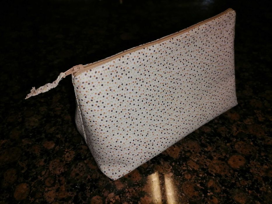 Bolsa necessaire estampada bolinhas