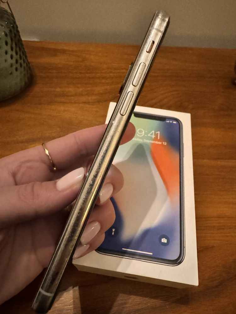iPhone X silver 246 GB rozbity pudelko
