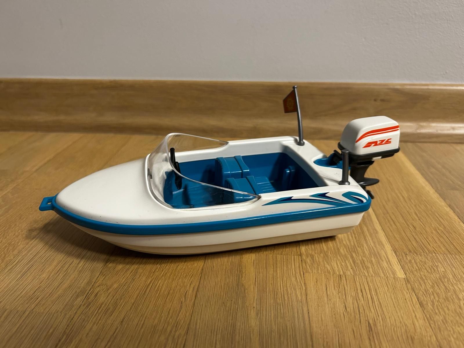 Playmobil 71589 Surfer, Pickup z motorówką