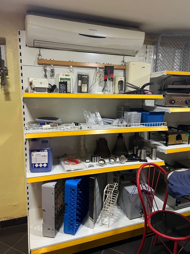 Vendo recheio de loja de equipamentos hotleiros
