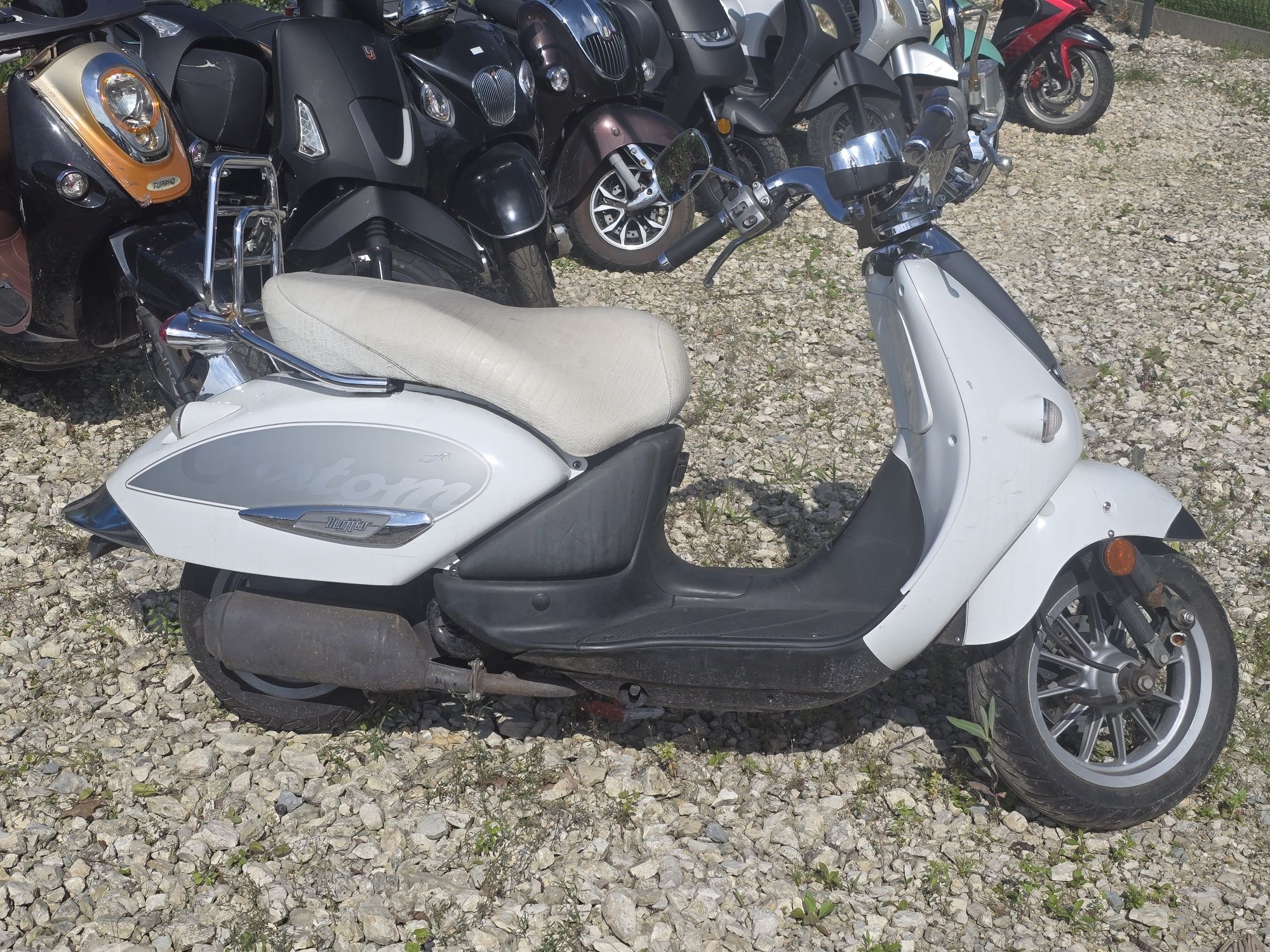 Rama z dokumentami Aprilia Mojito Custom 50 czasza owiewka