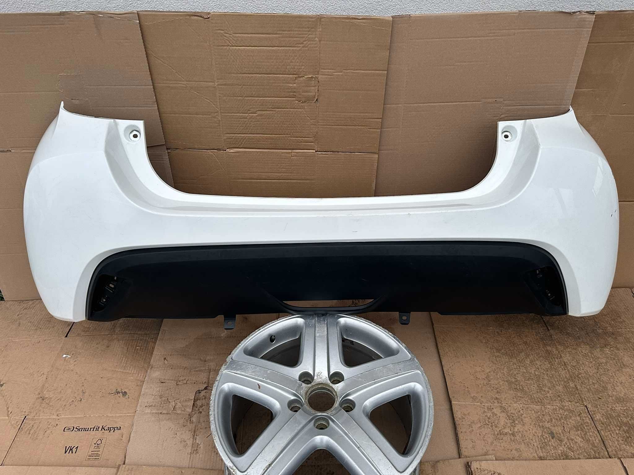 Toyota Yaris IV 4 20- zderzak tylni/tył