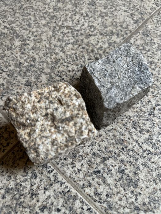 Pedra Paralelo Calçada Azul e Amarela 6/7