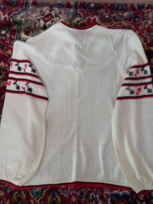 Вышиванка машинной вязки