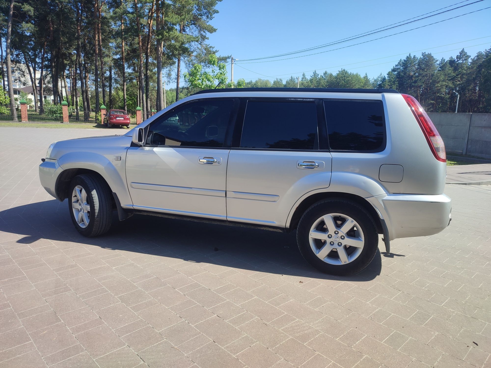 Nissan x-trail на тимчасовій реєстрації