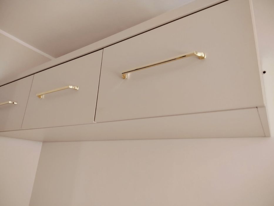 Sprzedam szafkę rtv w kolorze kaszmir