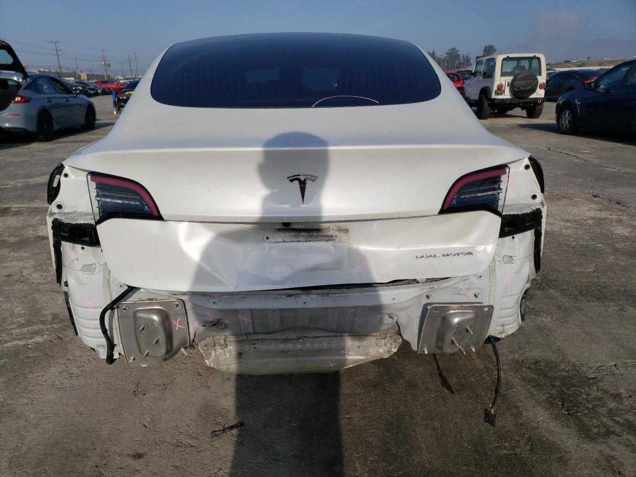 Tesla model 3 2019 крыло