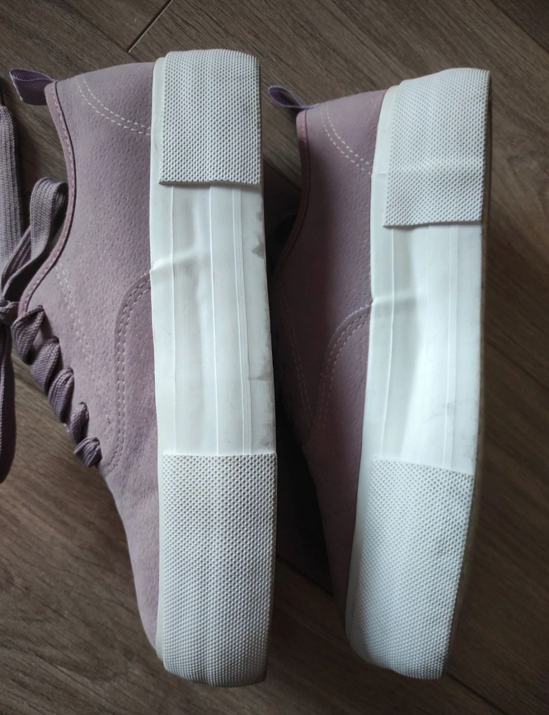 Trampki sneakersy na grubej podeszwie Reserved
