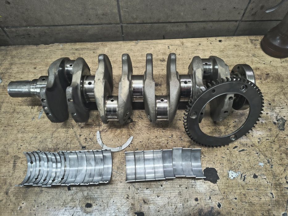 Wał korbowy z panewkami i koronką 1.7 CDTI dtr dte DTS dtj astra zafir
