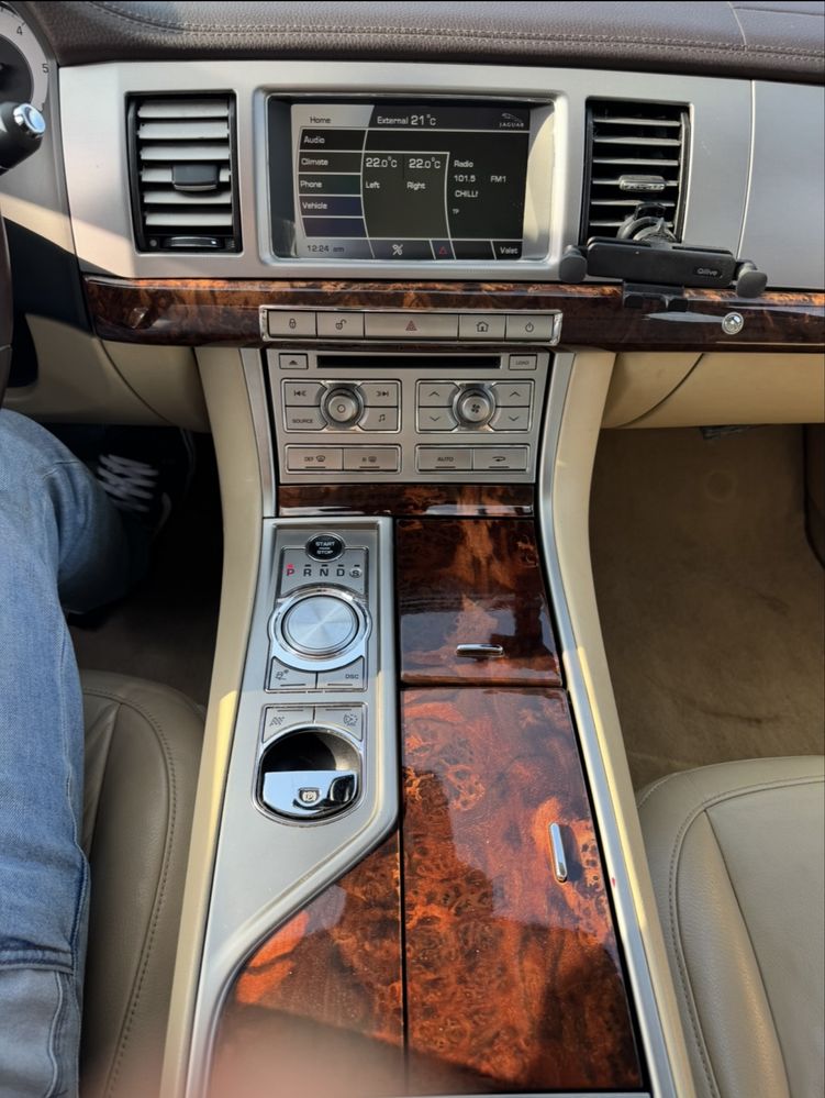 Jaguar XF250 3.0 diesel 241 KM, przebieg 189 tys.