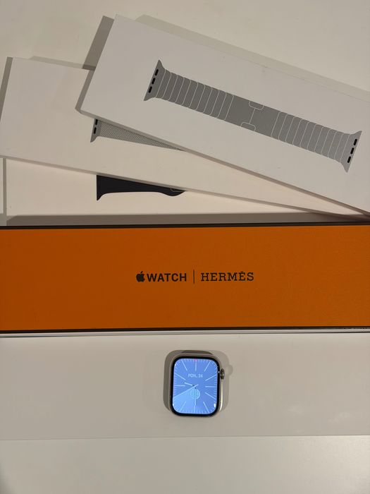 Apple Watch Series 8 45mm Stal Nierdzewna (srebrny) + kolekcja pasków