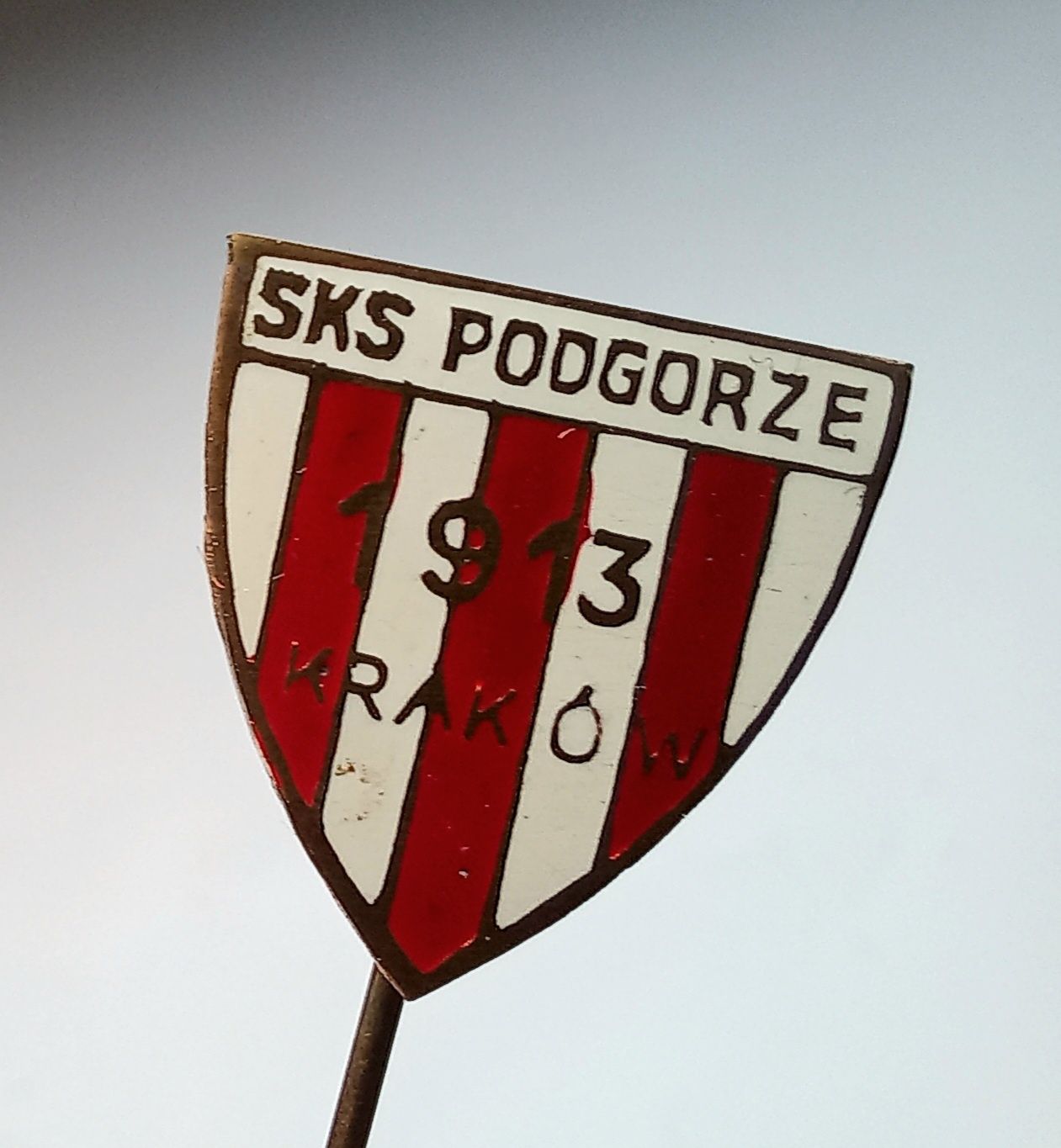 Przypinka SKS Podgórze z czasów PRL - dla kolekcjonerów