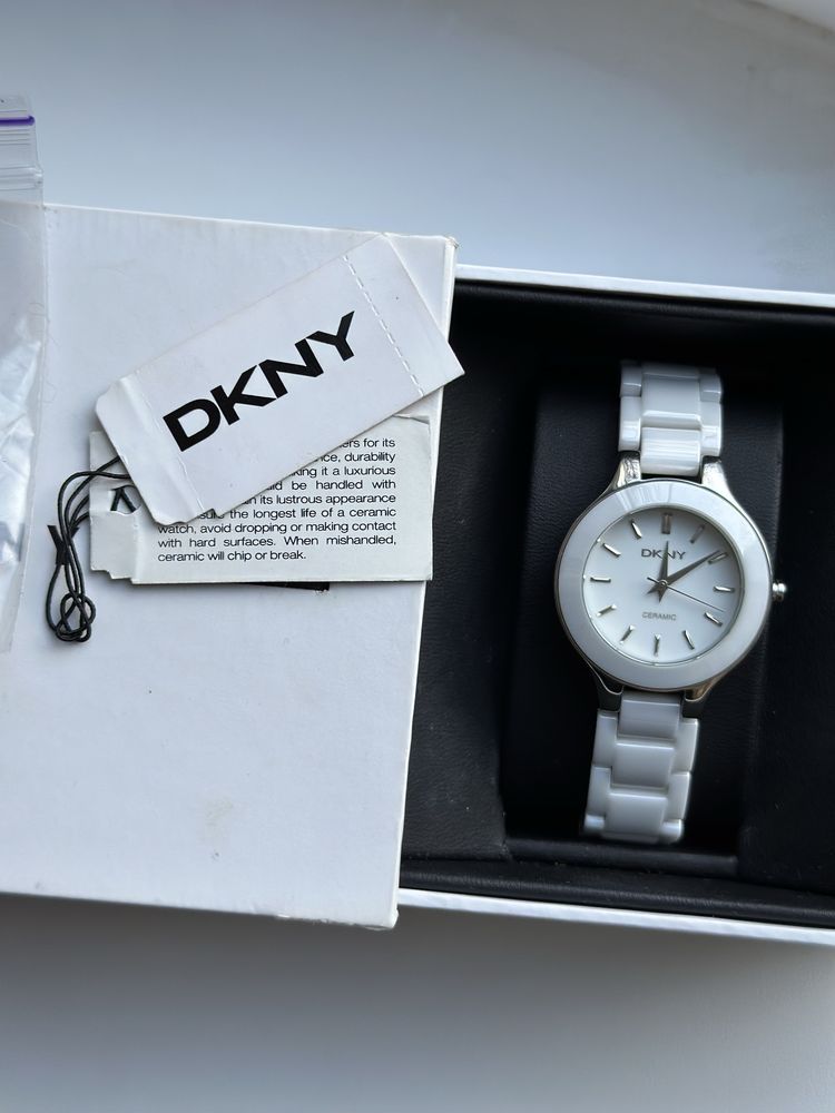 Керамічний годинник dkny ny