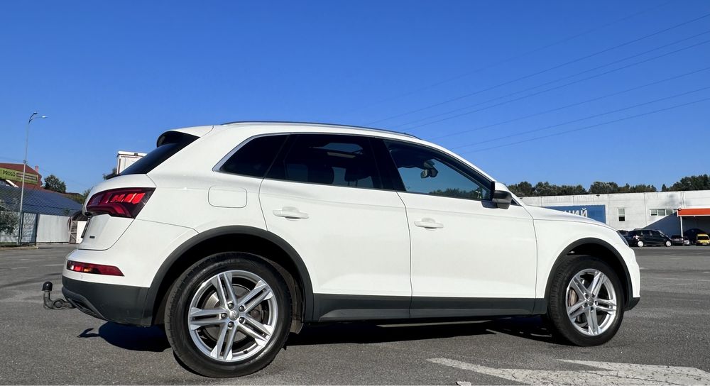 AUDI Q5 2017 2.0 tdi 190к.с.