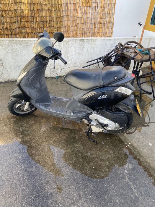 Vende-se mota a rodar na perfeição