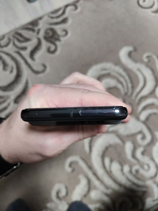Продам Google pixel 8 pro Black на 128