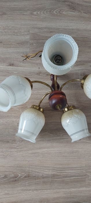 Żyrandol z przełomu lat 80 i 90 PRL