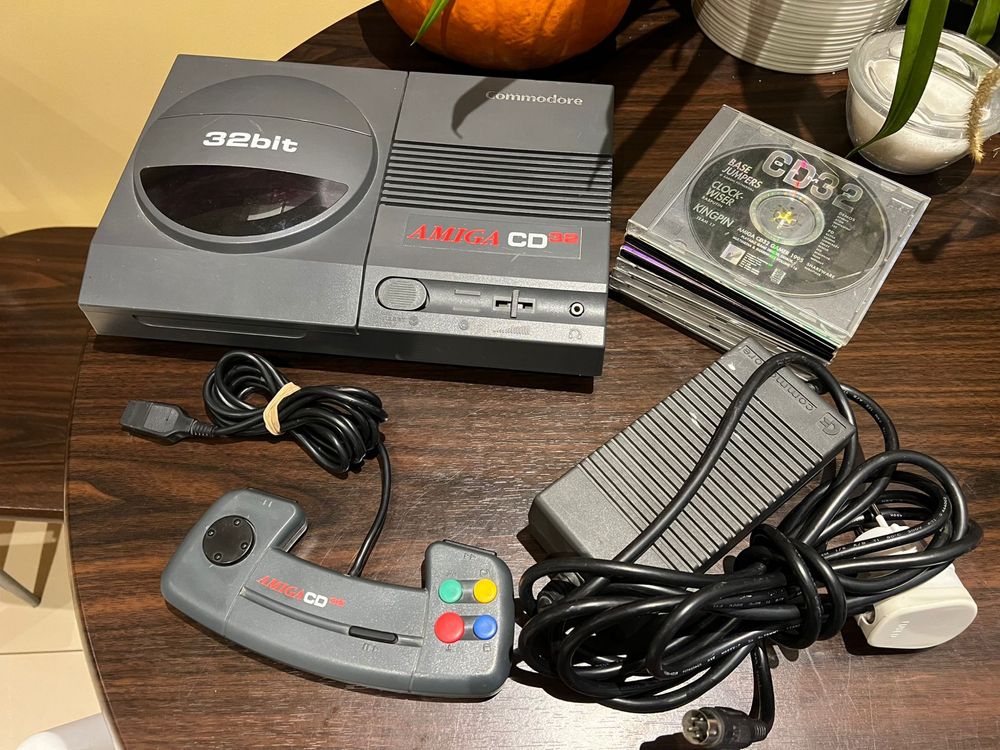 Amiga Vampire 4, CD32, A1200, A500, A600 commodore