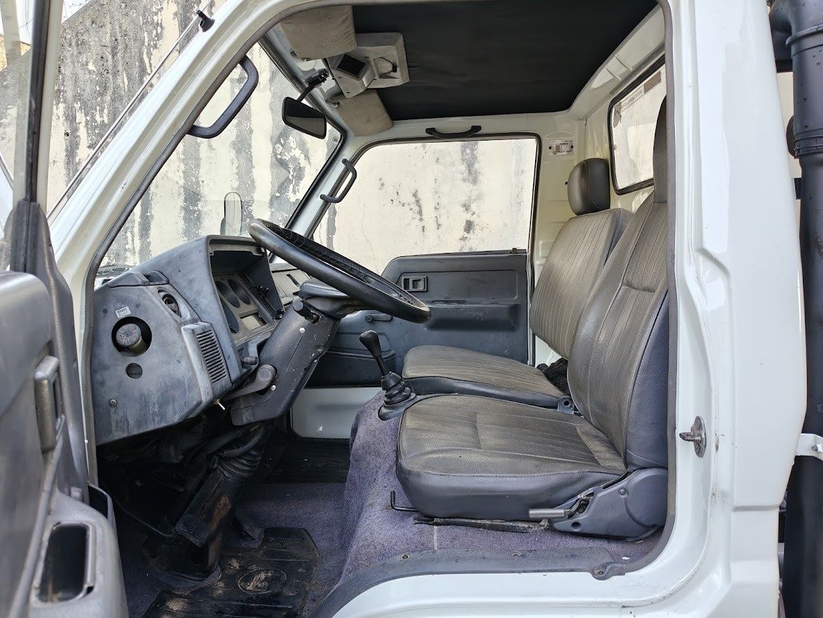 Toyota dyna 250 ligeira basculante com direção assistida