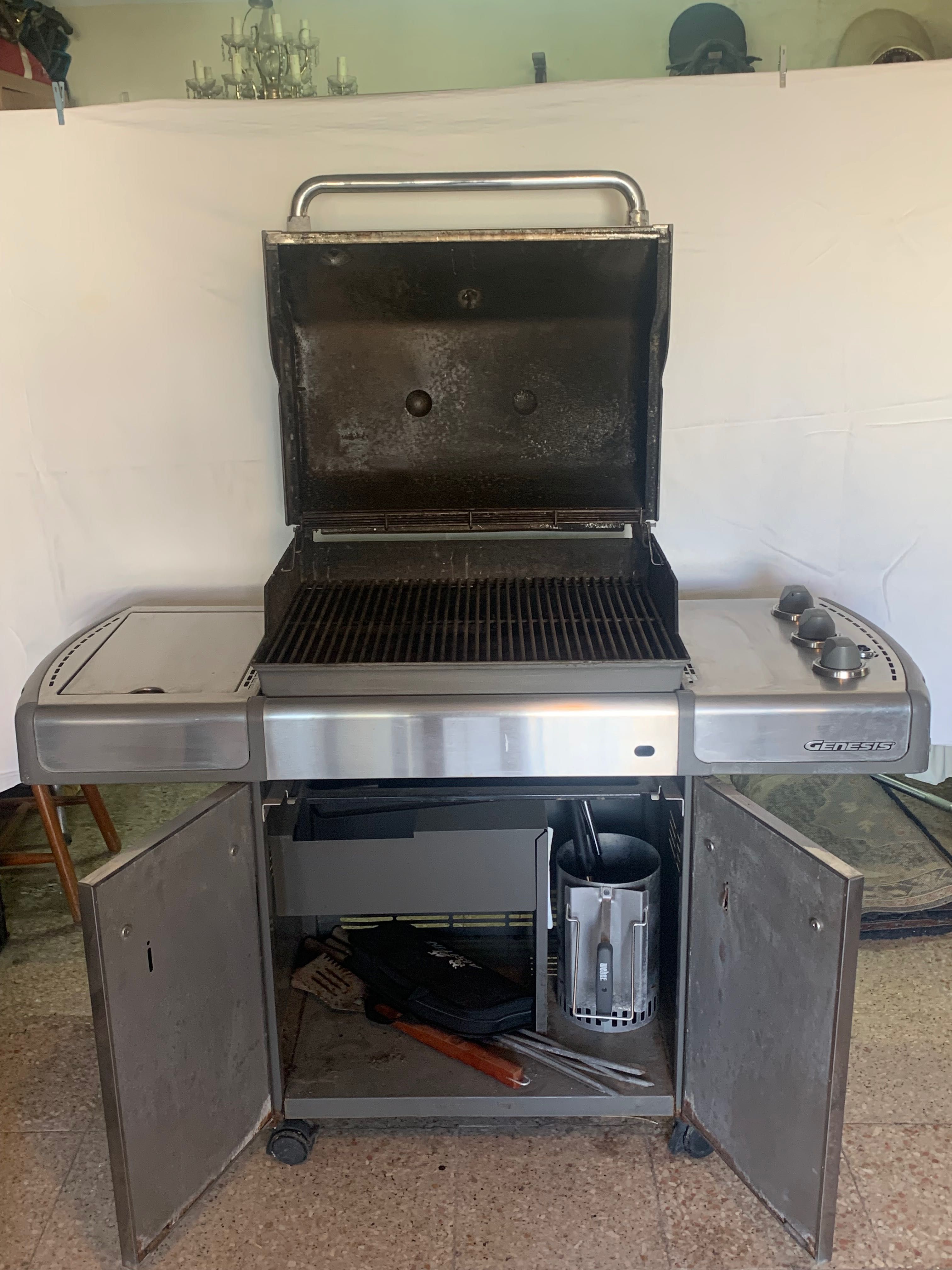 Grelhador Weber em inox cromado