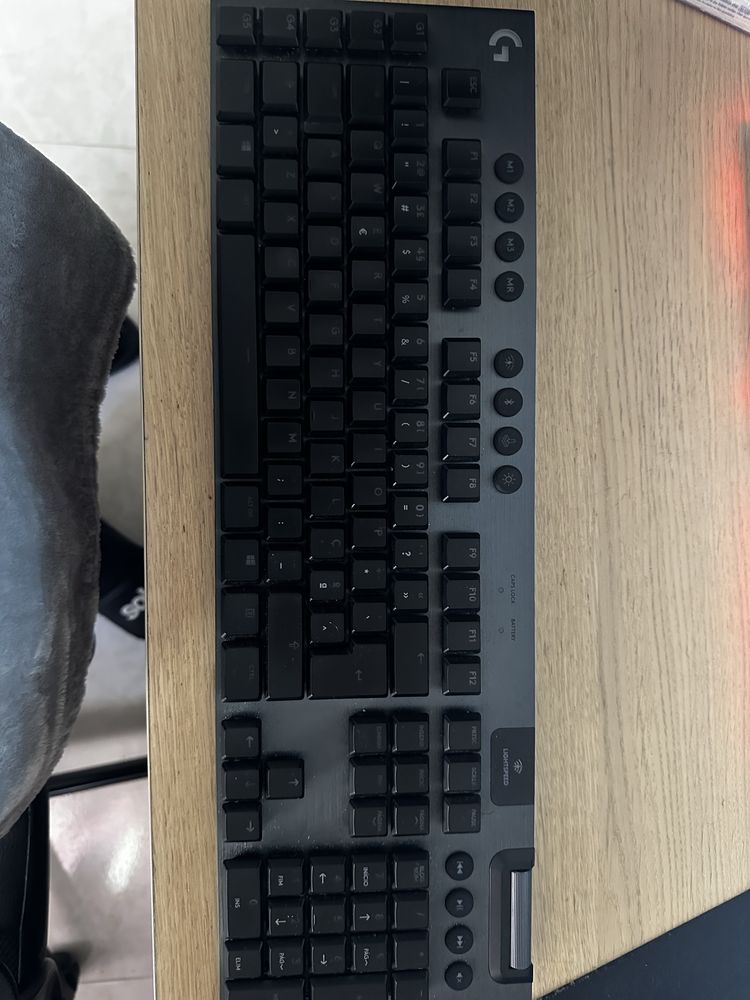 Logitech g915 (COM GARANTIA)