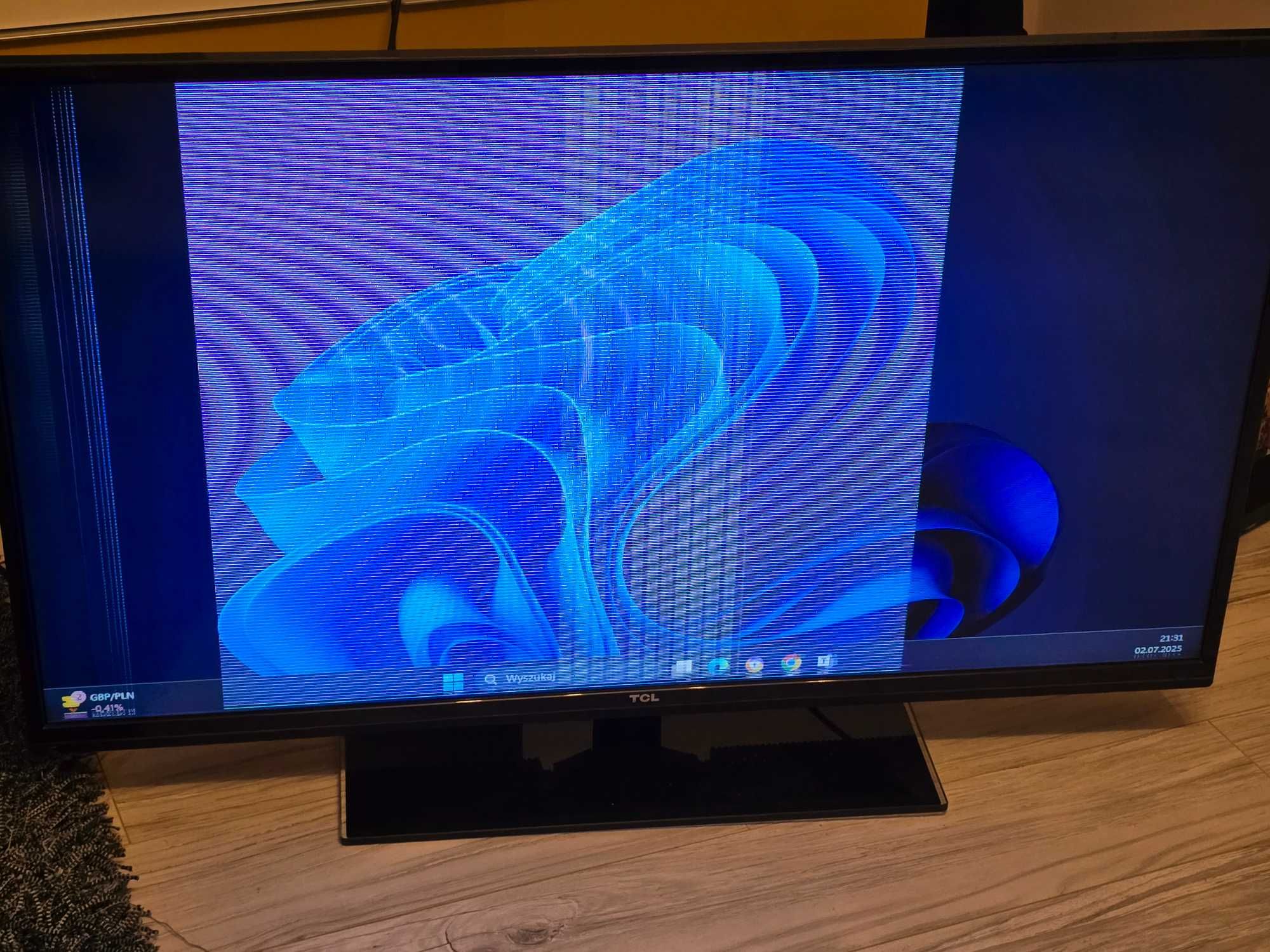Telewizor TCL ze zbitą matrycą