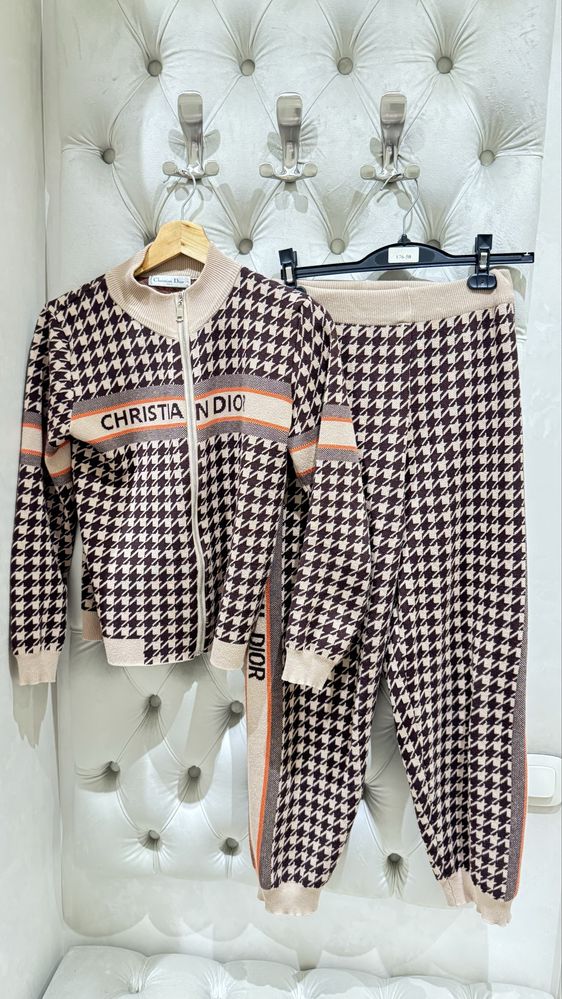 Теплий костюм Dior