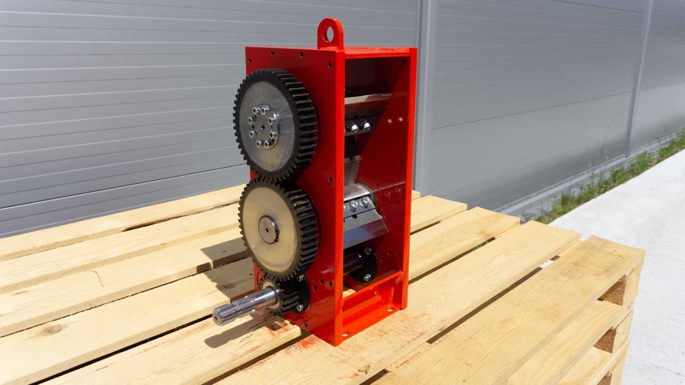 mechanizm == rębak do cięcia gałęzi zrzyn odpadów REMETCNC R-120