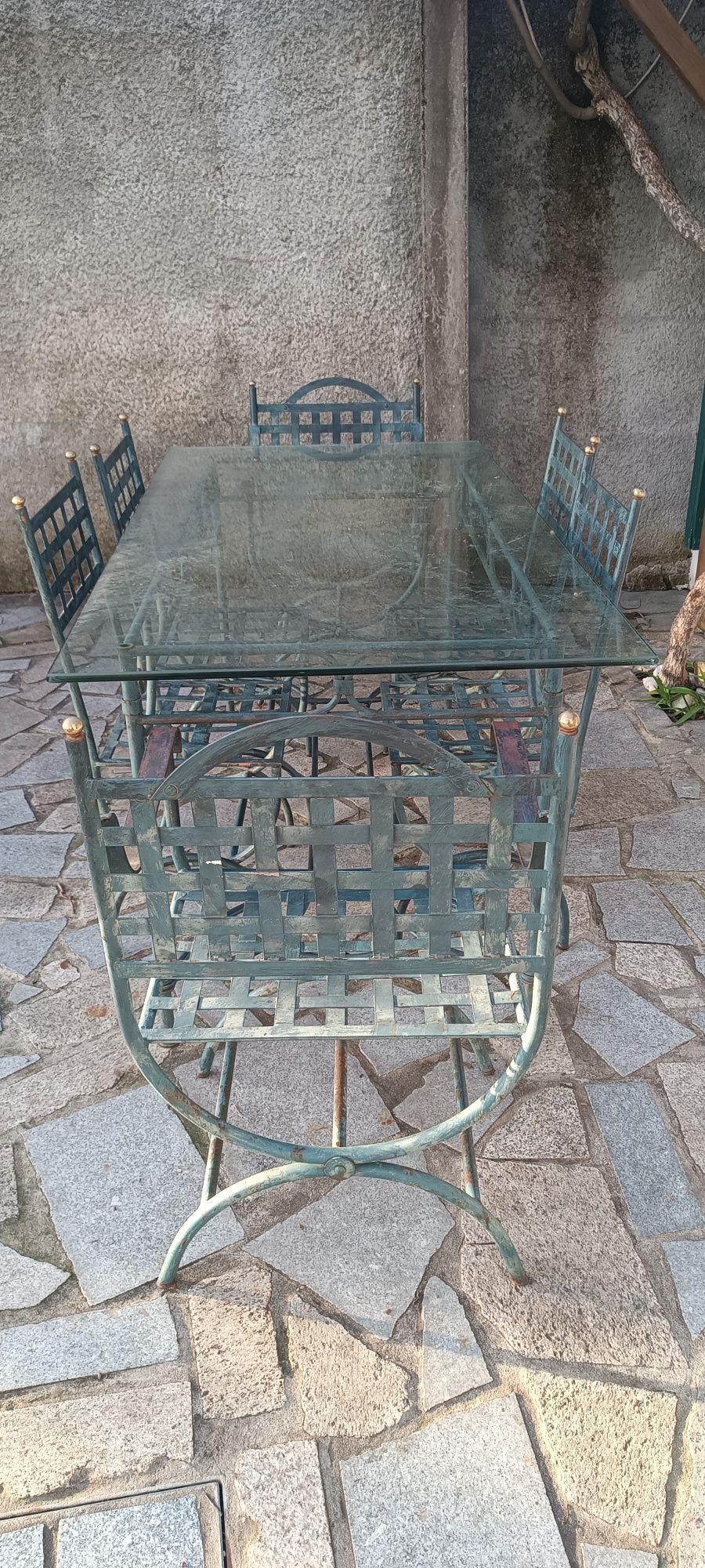 Conjunto de mesa e cadeiras de jardim