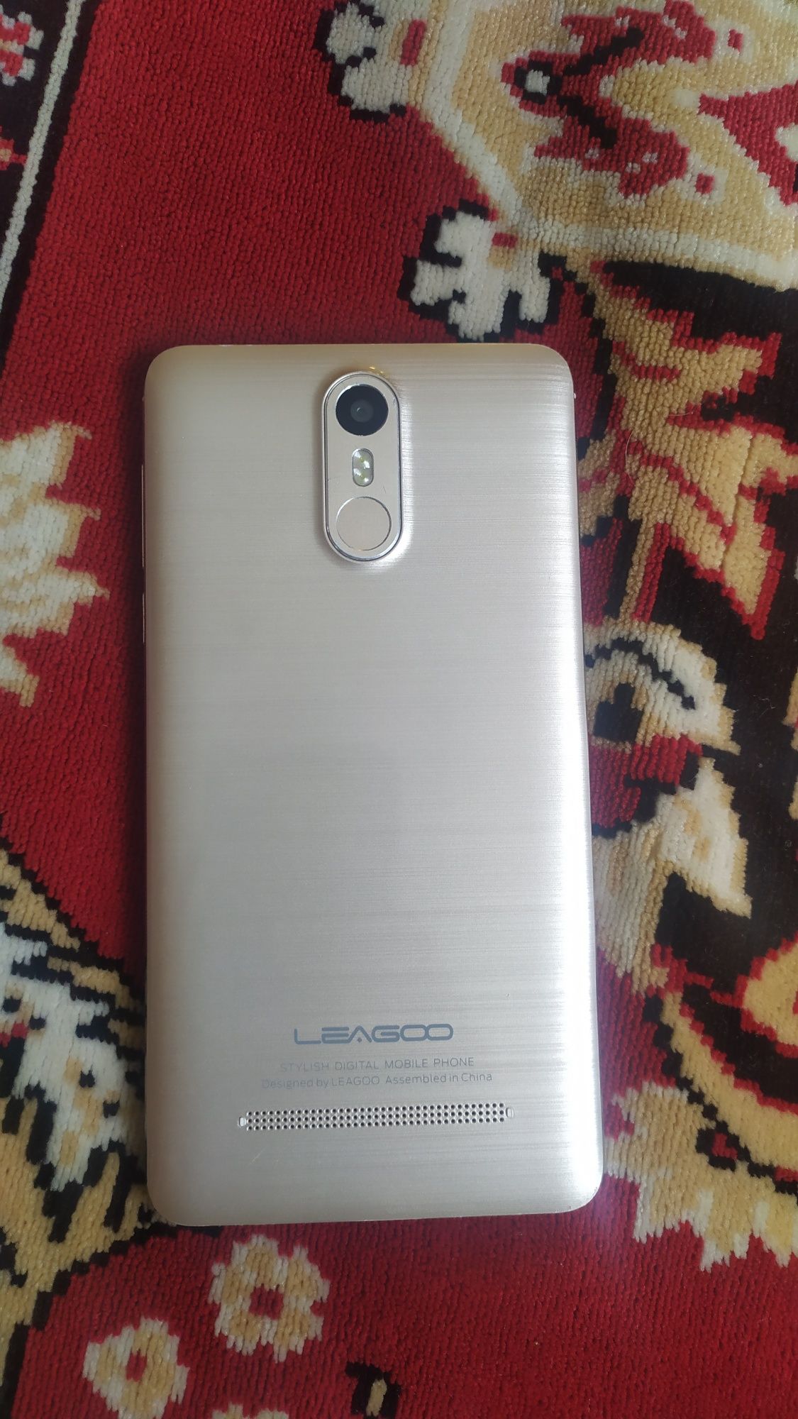 Продам телефон Leagoo m8 (не вмикається)