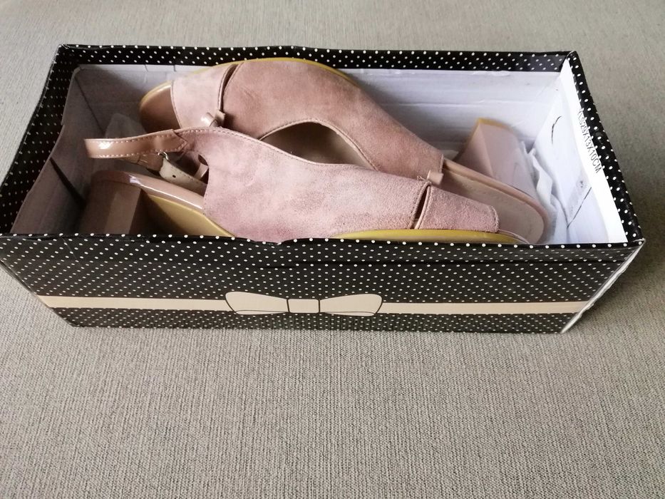 Новые удобные  кожаные босоножки, сабо мюлли Mango