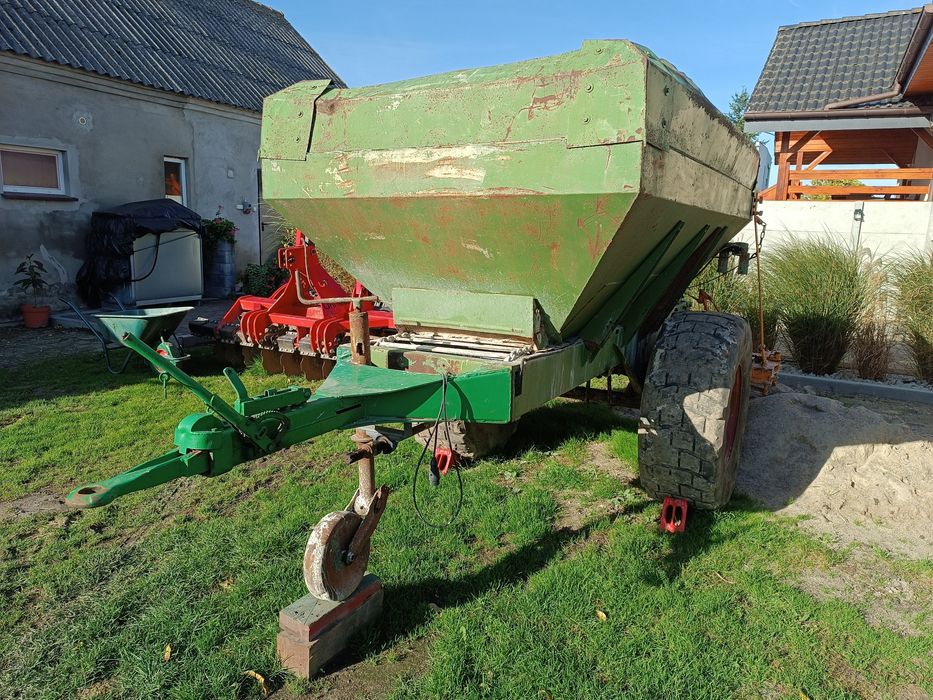 Rozsiewacz wapna/nawozów Amazone ZG5000, zgb