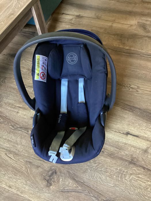 Sprzedam fotelik  używany Cybex Cloud-Z granatowy