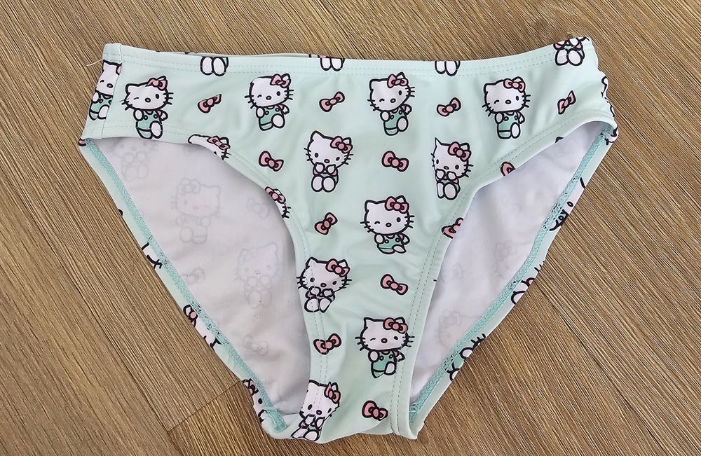 Strój kąpielowy dziewczęcy dwuczęściowy Hello Kitty rozm. 122/128