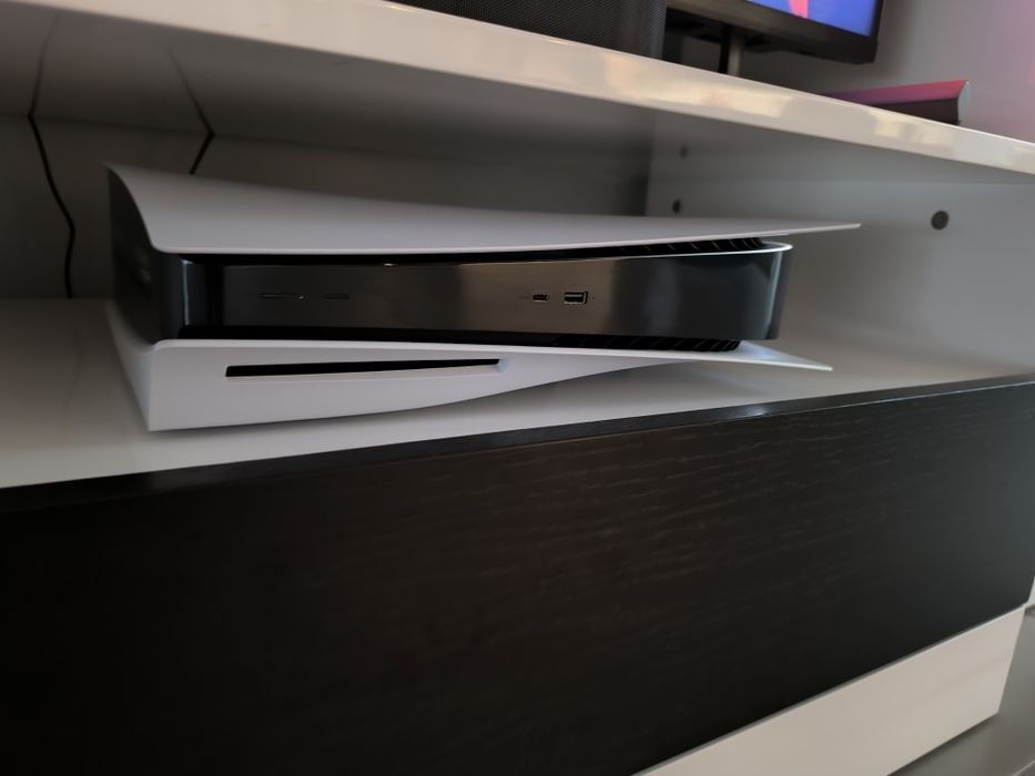 Playstation 5 Edição de Disco com 2 comandos e jogo Red Dead Redemptio