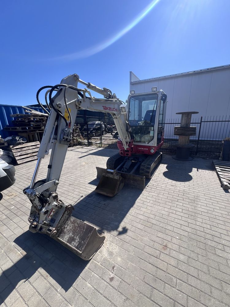 Takeuchi TB 230 v4 POWERTILT
