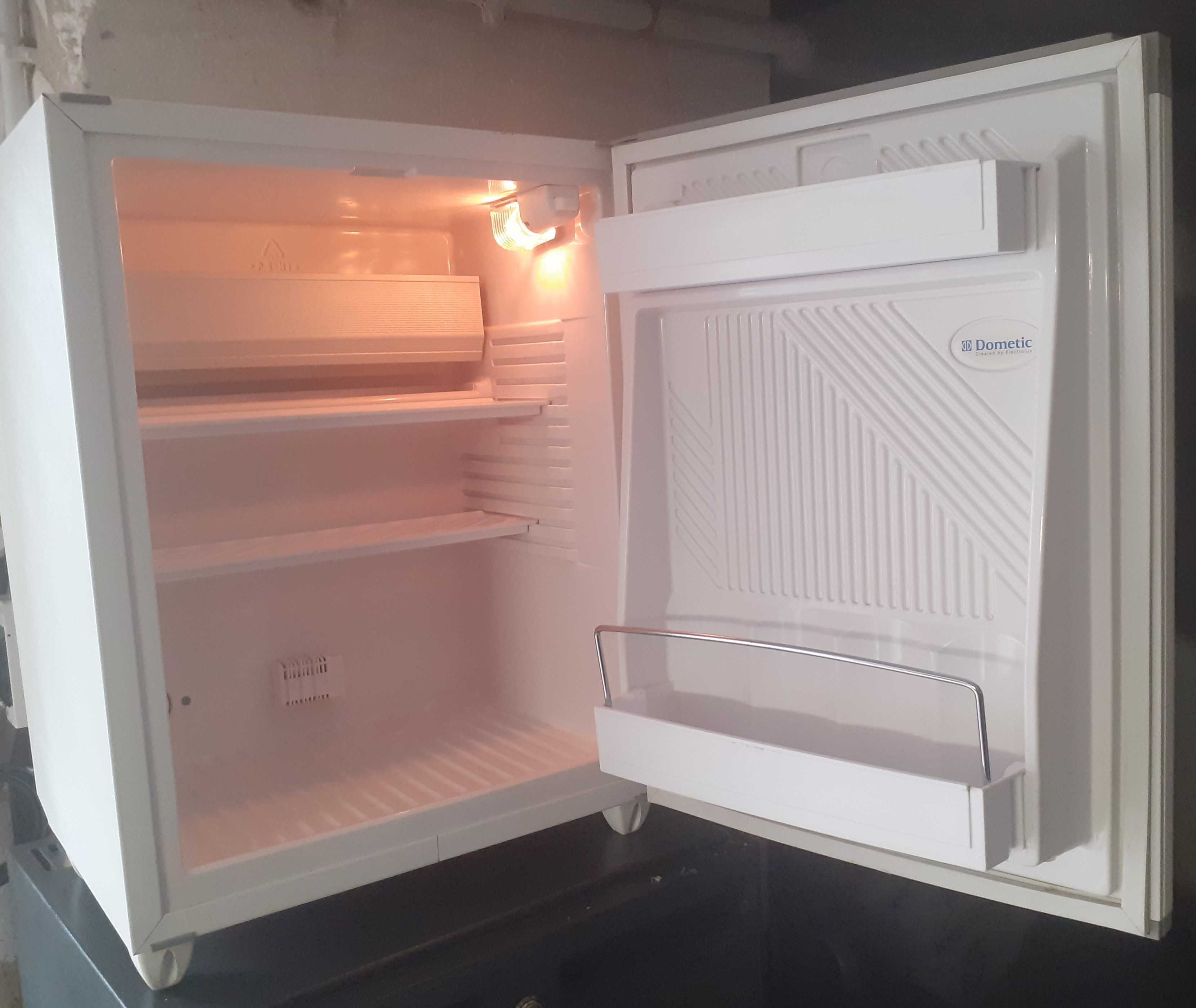 Lodówka z Zamrażalnikiem 56 L Dometic mf 20 60 Absorpcyjna Kamper gaz
