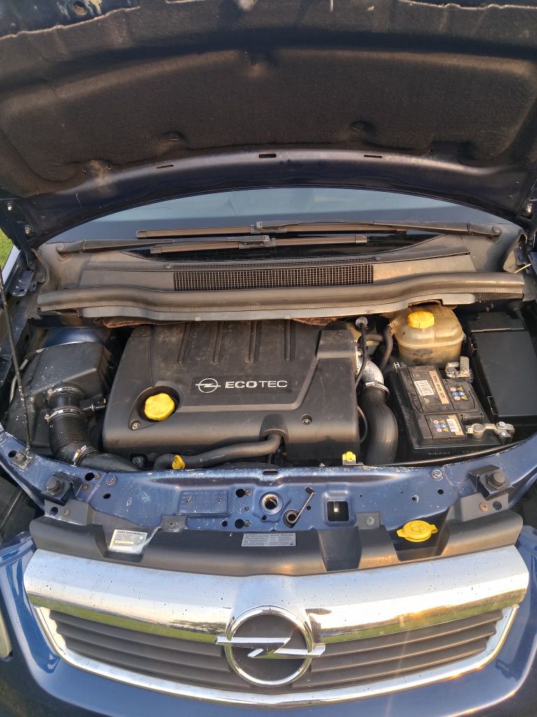 Opel Zafira dwa.