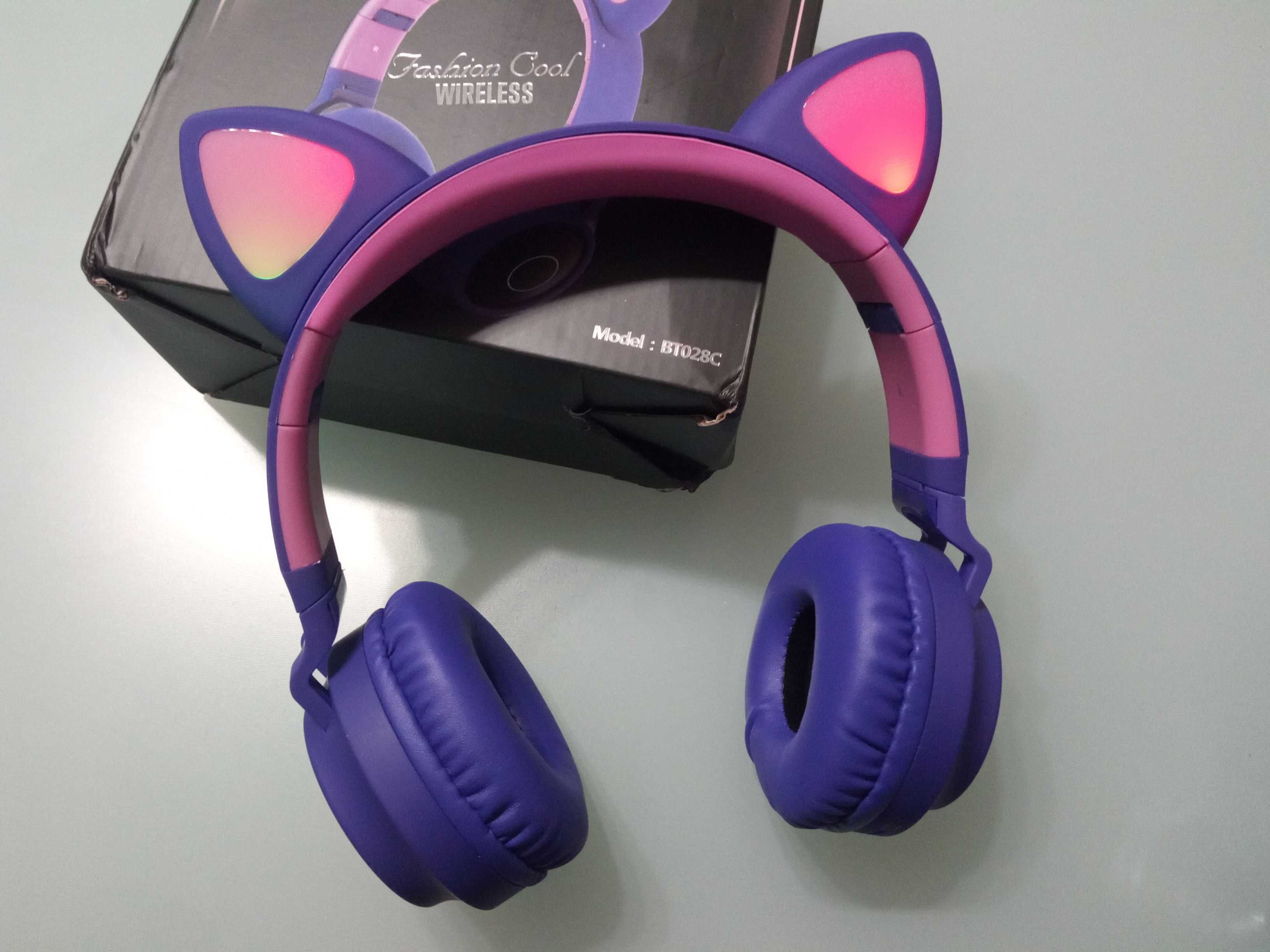 Беспроводные наушники Cat Ear BT028C со светящимися кошачьими ушками