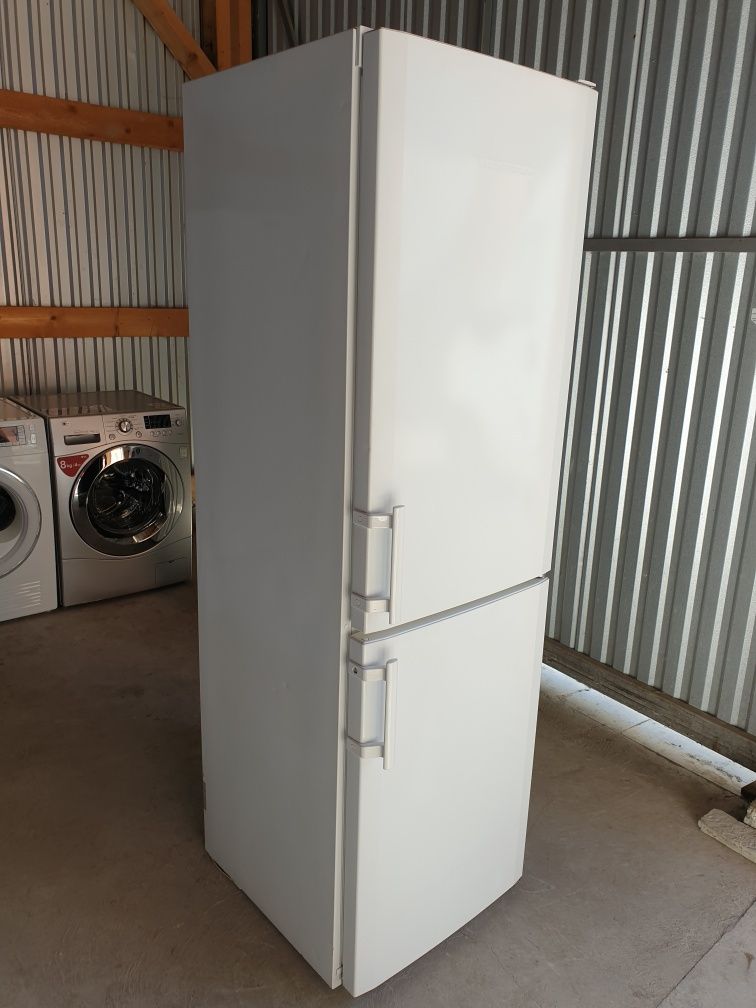 Двухкамерный холодильник Liebherr No Frost 180 cm / CN 3033