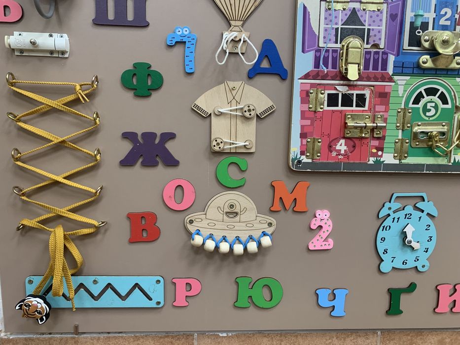 Продам бізіборд 125х80