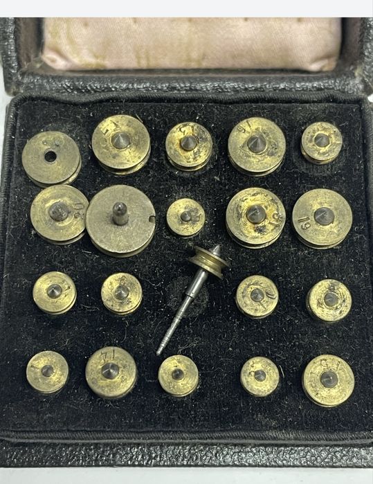 Запчасти для часов , стекла