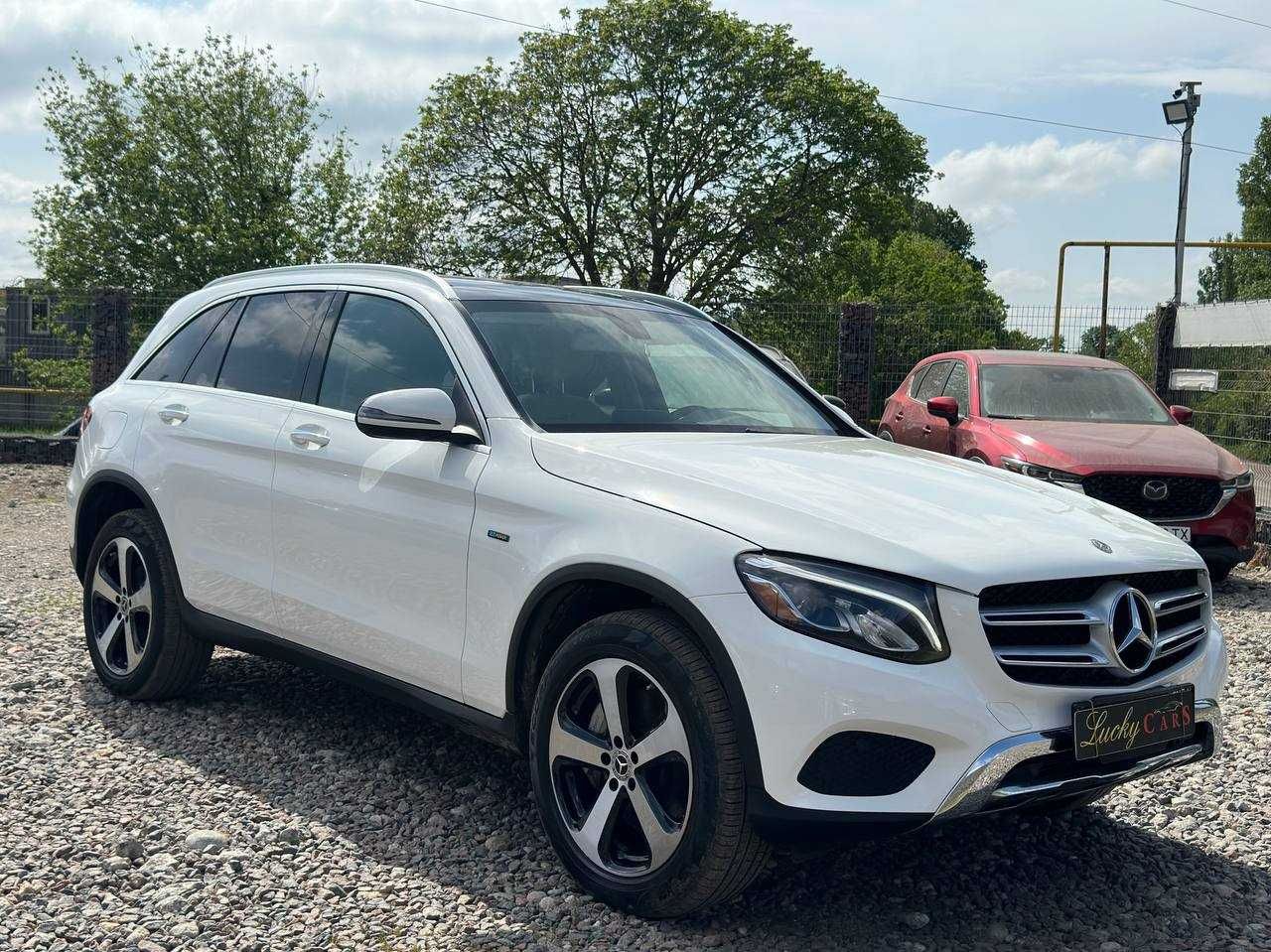 Авто Mercedes-Benz GLC 350e 2019