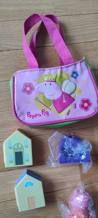 Zestaw Świnna Peppa Pig, figurki NOWE, książka dotykowa sensoryczna
