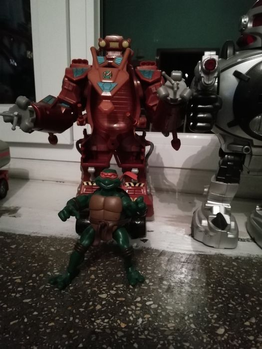 Роботы и другие игрушки