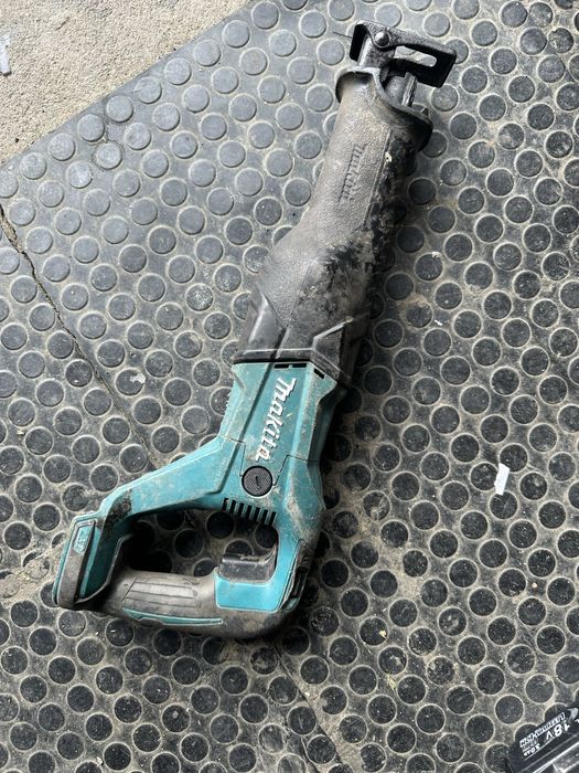 Pila szablasta makita