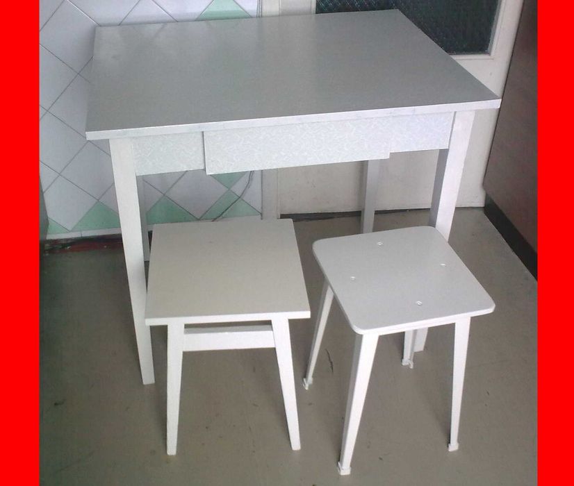 Стол обеденный кухонный разборной. табурет табуретка