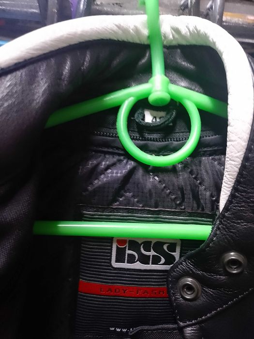 Мото Куртка шкіряна жіноча р.С-М з захистом